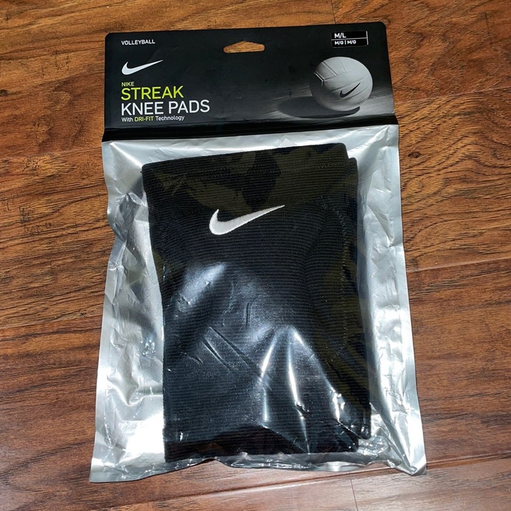 NWT nike streak volleyball knee pads